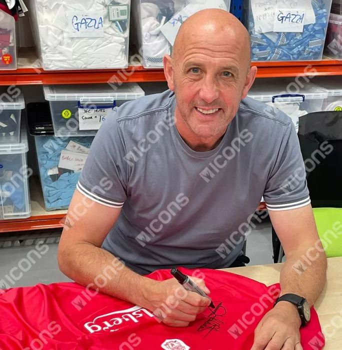 Gary McAllister Front Signed Liverpool FC 2000 Home Shirt In Classic Frame