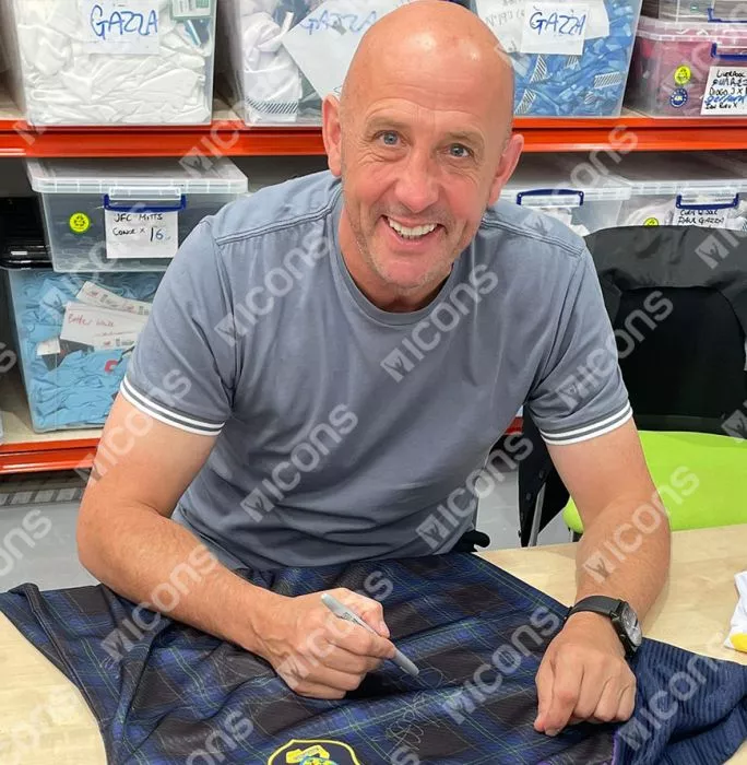 Gary McAllister Front Signed Scotland Euro 1996 Home Shirt In Hero Frame: Option 1