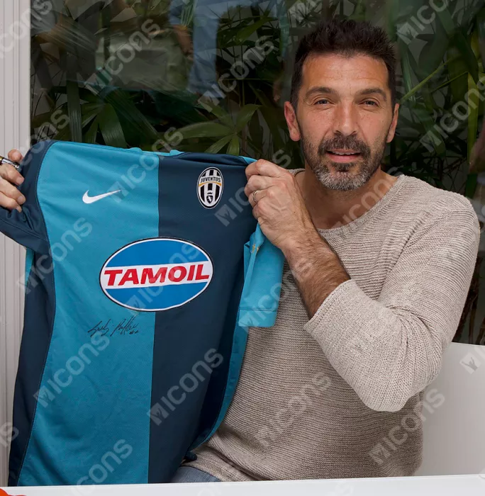 Gianluigi Buffon Front Signed Blue Juventus 2006-07 Goalkeeper Shirt In Hero Frame: Option 1