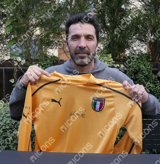 Gianluigi Buffon Front Signed Italy 2003-04 Goalkeeper Shirt In Hero Frame: Option 1
