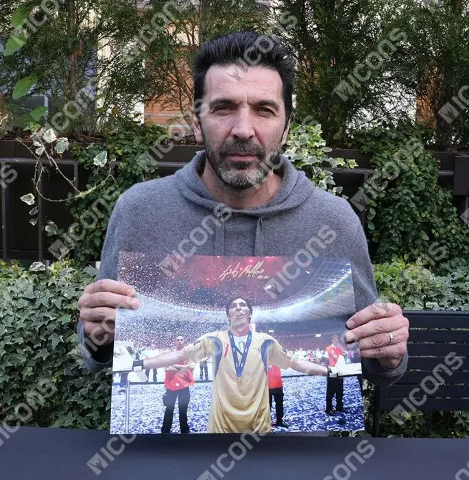 Gianluigi Buffon Signed Italy Photo In Premium Photo Frame: 2006 FIFA World Cup Winner