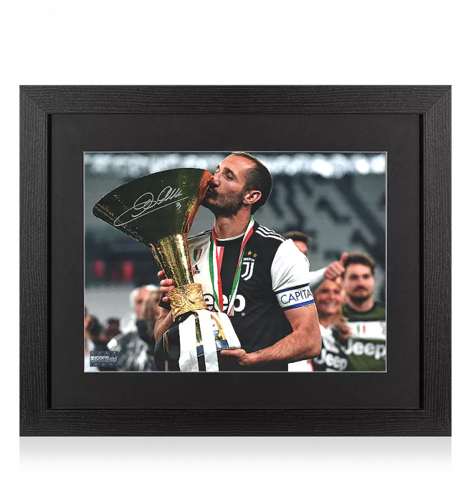 Giorgio Chiellini Signed Juventus Photo In Black Wooden Frame: 2018-19 Scudetto Winner