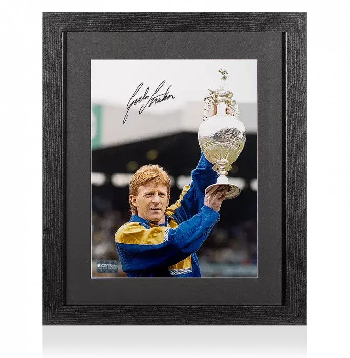 Gordon Strachan Signed Leeds United Photo In Black Wooden Frame: English Champion