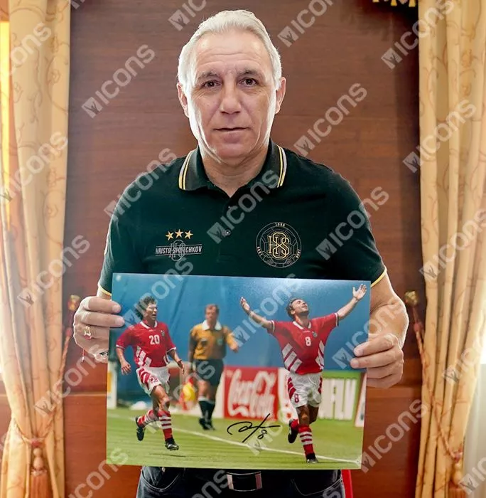 Hristo Stoichkov Official 1994 FIFA World Cup™ Signed And Framed Bulgaria Photo: 1994 Top Goalscorer