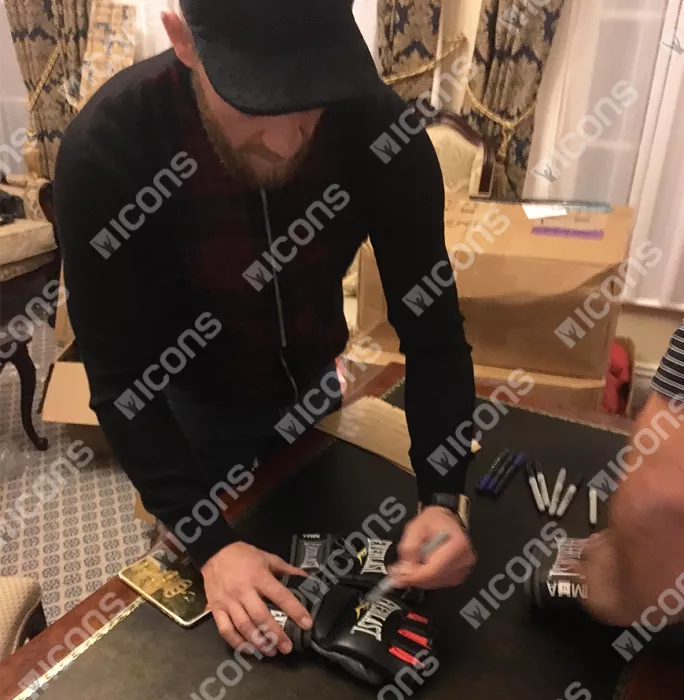 Conor McGregor Signed Black Everlast Glove