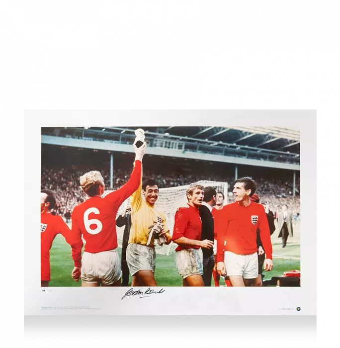 Gordon Banks Signed England Photo