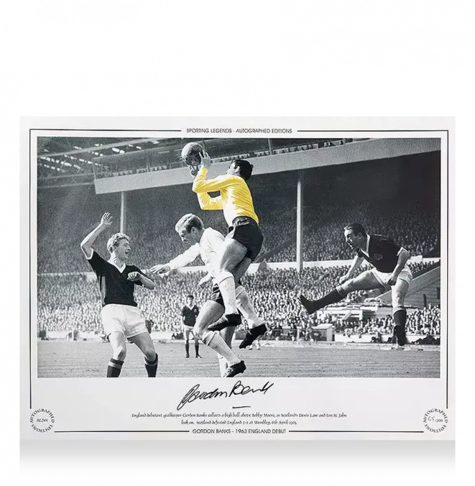 Gordon Banks Signed England Photo