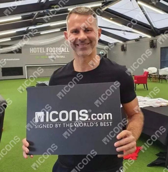 Ryan Giggs Signed Manchester United Photo