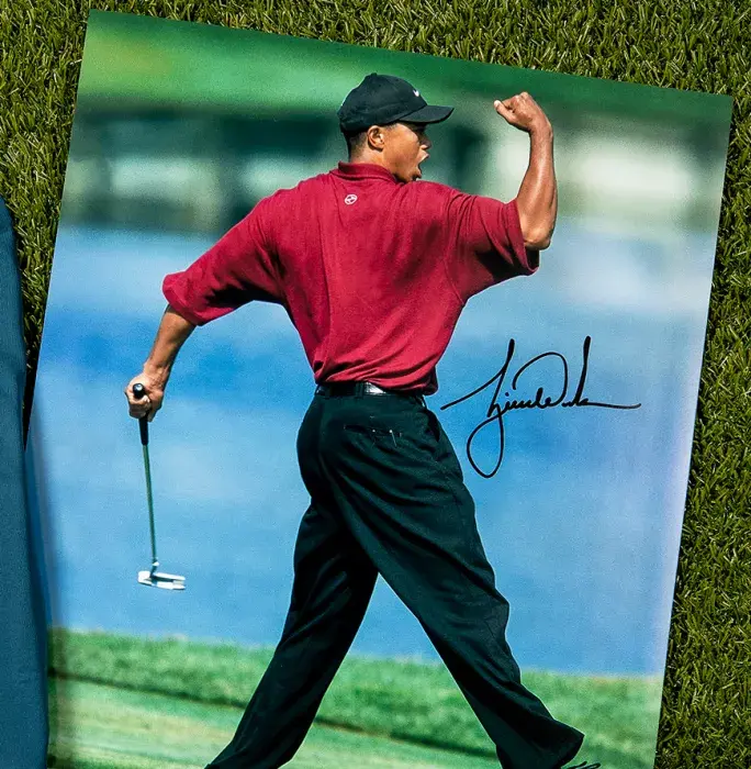 Tiger Woods Signed Photo: Fist Pump
