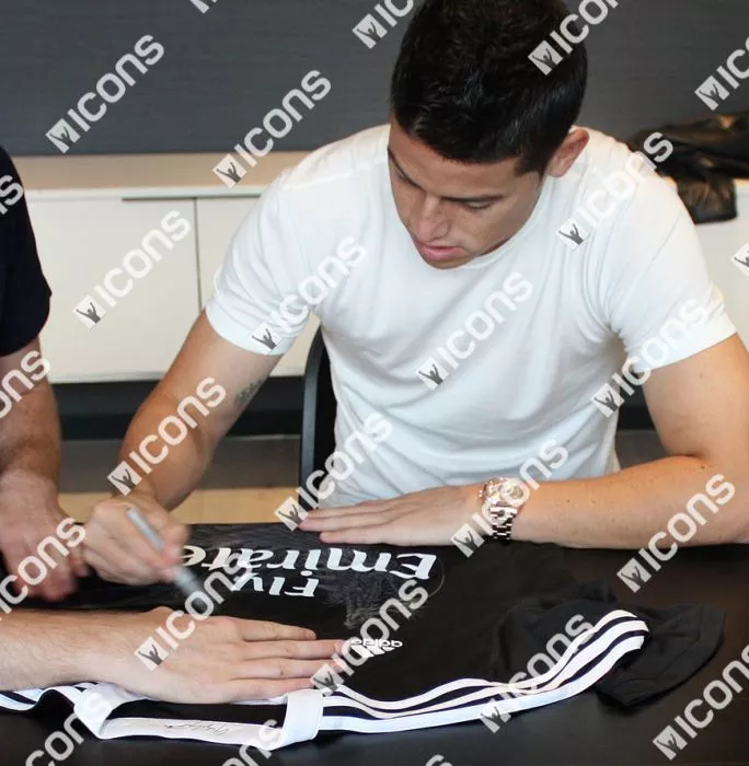James Rodriguez Front Signed And Framed Real Madrid 2014-15 Third Shirt