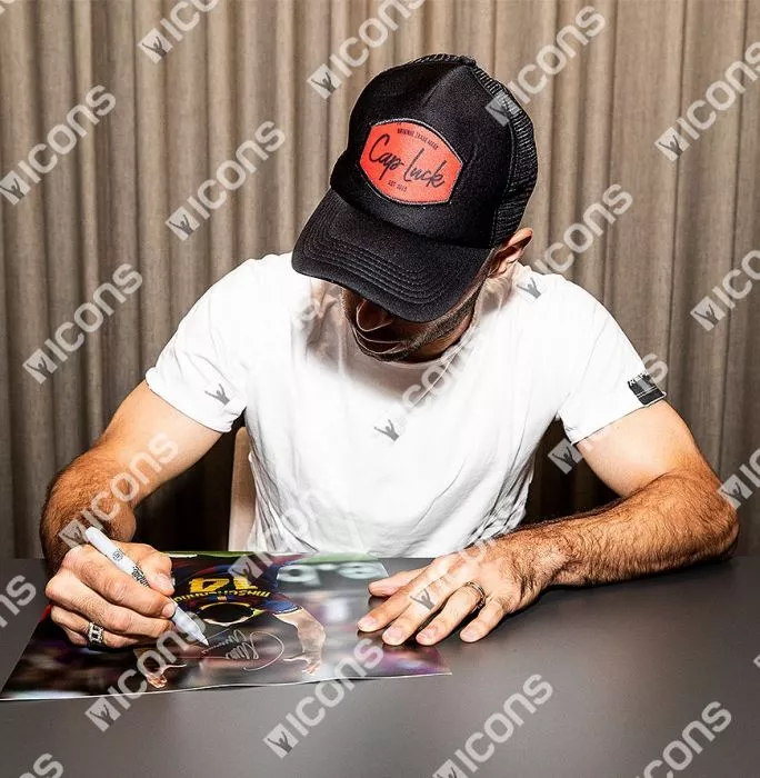 Javier Mascherano Signed FC Barcelona Photo In Black Wooden Frame: 2011 UEFA Champions League Winner