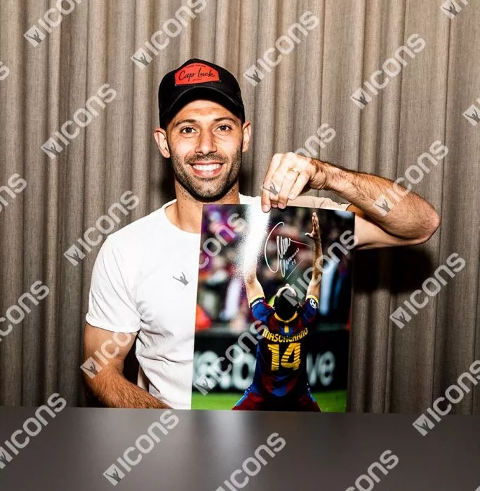 Javier Mascherano Signed FC Barcelona Photo In Black Wooden Frame: 2011 UEFA Champions League Winner