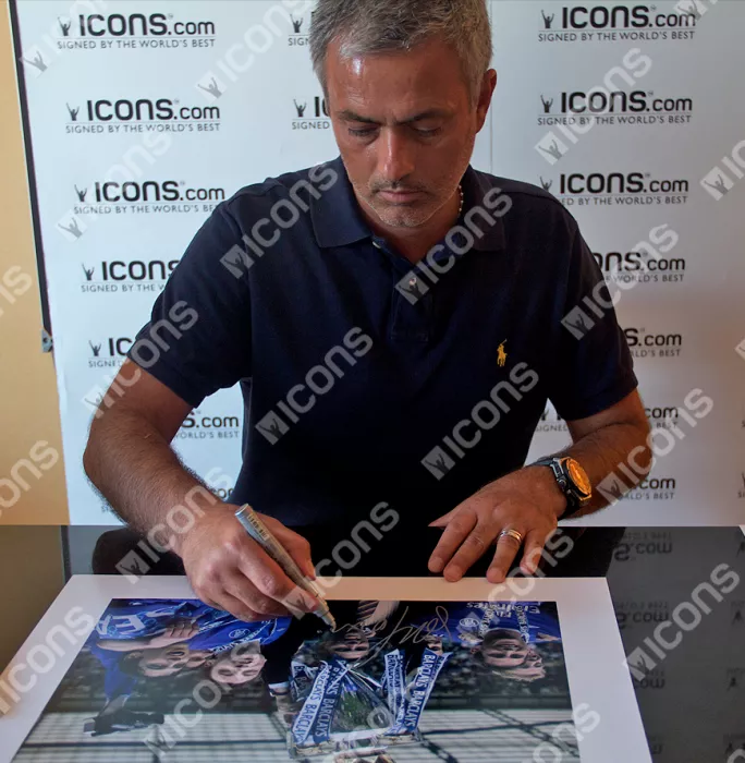 Jose Mourinho Signed Photo In Black Wooden Frame: 2004-05 Premier League Winner