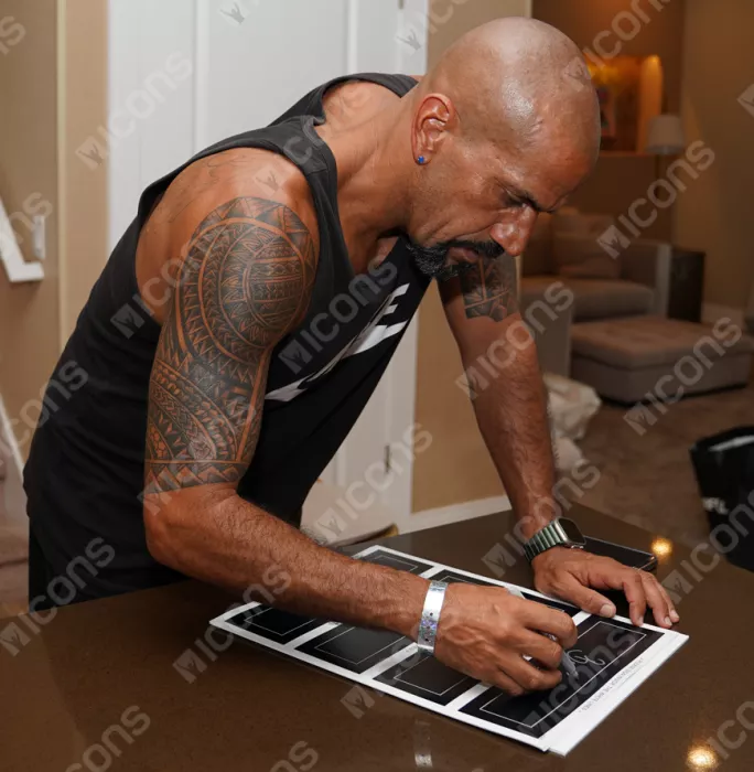 Juan Sebastian Veron Signed Plaque And Photo Frame: Manchester United Hero