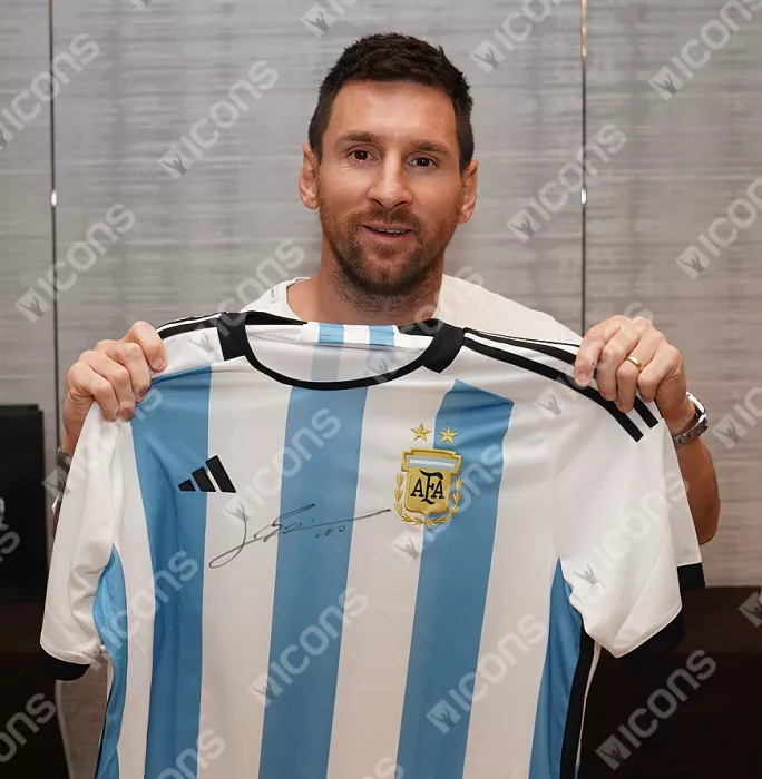 Julian Alvarez Emiliano Martinez & Lionel Messi Official 2022 FIFA World Cup™ Front Signed And Framed Argentina 2022 Home Shirt