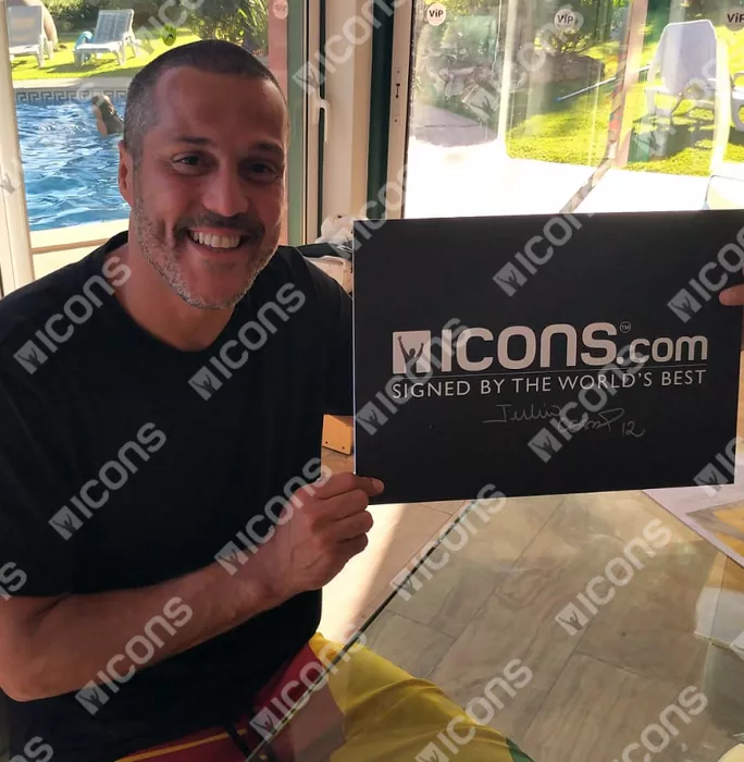 Julio Cesar Front Signed Internazionale 2008-09 Goalkeeper Shirt In Hero Frame