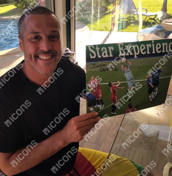 Julio Cesar Signed Internazionale Photo In Black Wooden Frame: 2010 UEFA Champions League Final