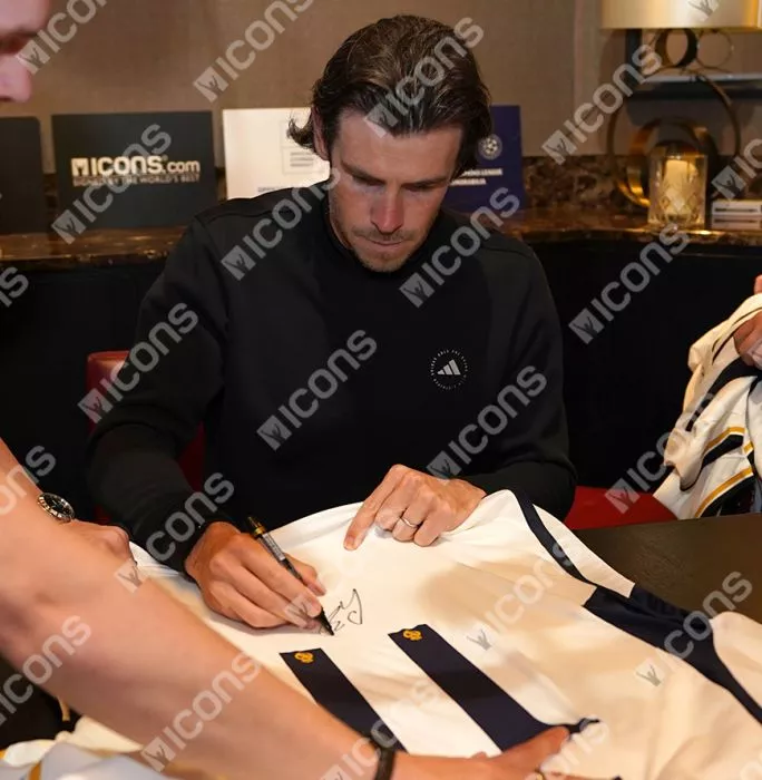 Karim Benzema & Gareth Bale Signed Real Madrid Shirts In Classic Dual Frame