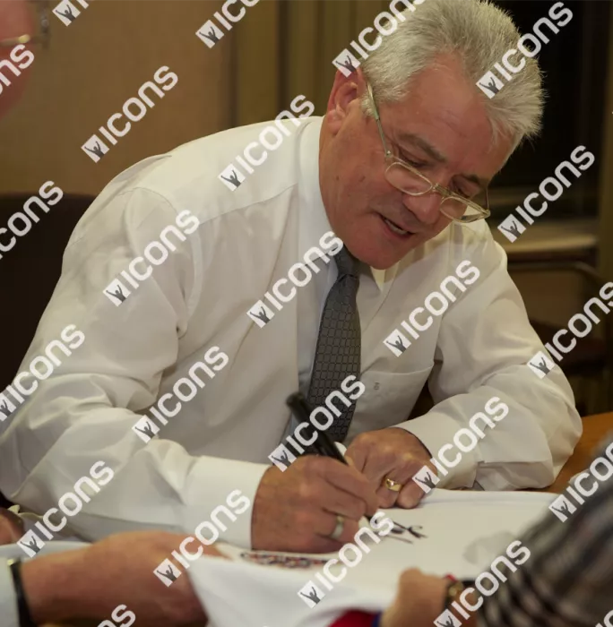 Kevin Keegan Signed England 1976 Home Shirt In Classic Frame