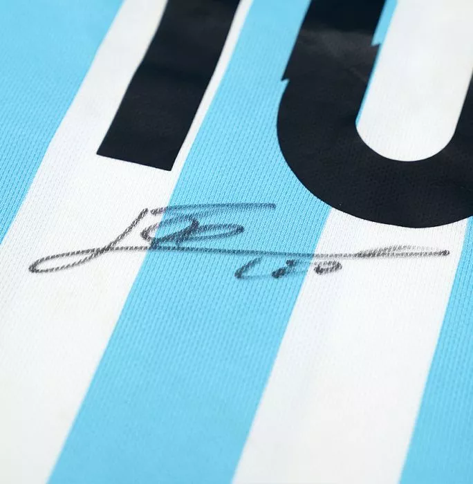 Lionel Messi Back Signed Argentina 2015-16 Home Shirt In Hero Frame: Option 1