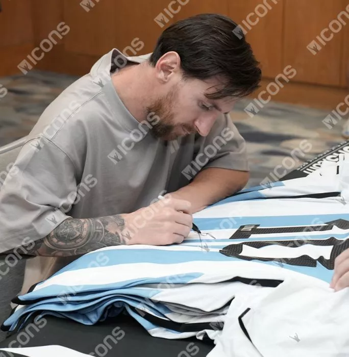 Lionel Messi Back Signed Argentina 2022 Home Shirt In Classic Frame