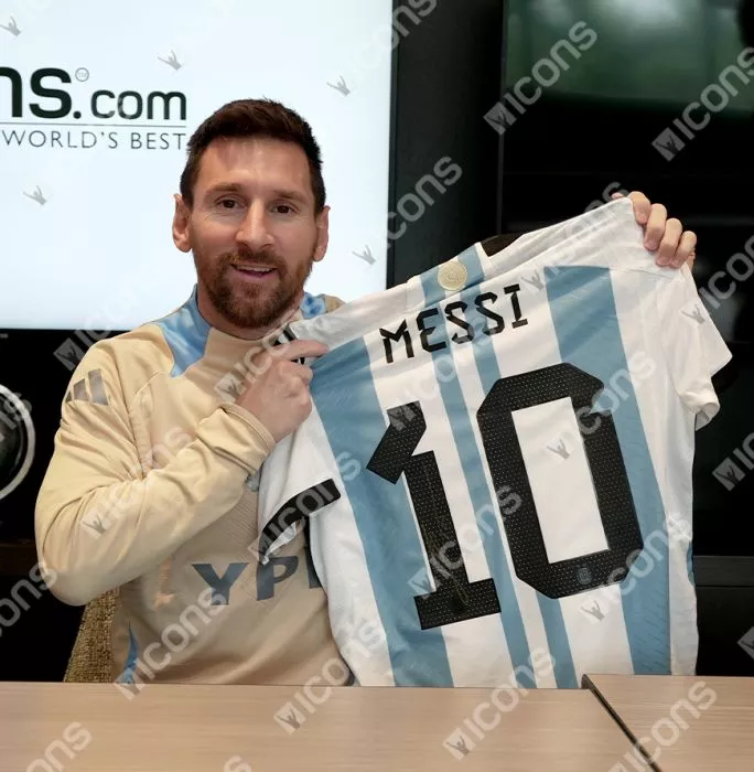 Lionel Messi Back Signed Argentina 2022 Home Shirt - Manufactured In Argentina Edition In Hero Frame: Option 1