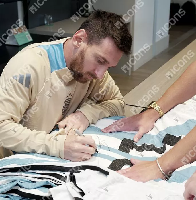 Lionel Messi Back Signed Argentina Match Issue 2022 Home Shirt In Classic Frame