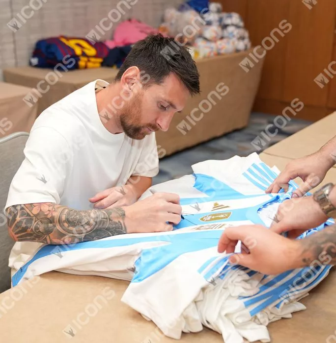 Lionel Messi Official 2026 FIFA World Cup™ Front Signed And Framed Argentina 2024-25 Home Shirt