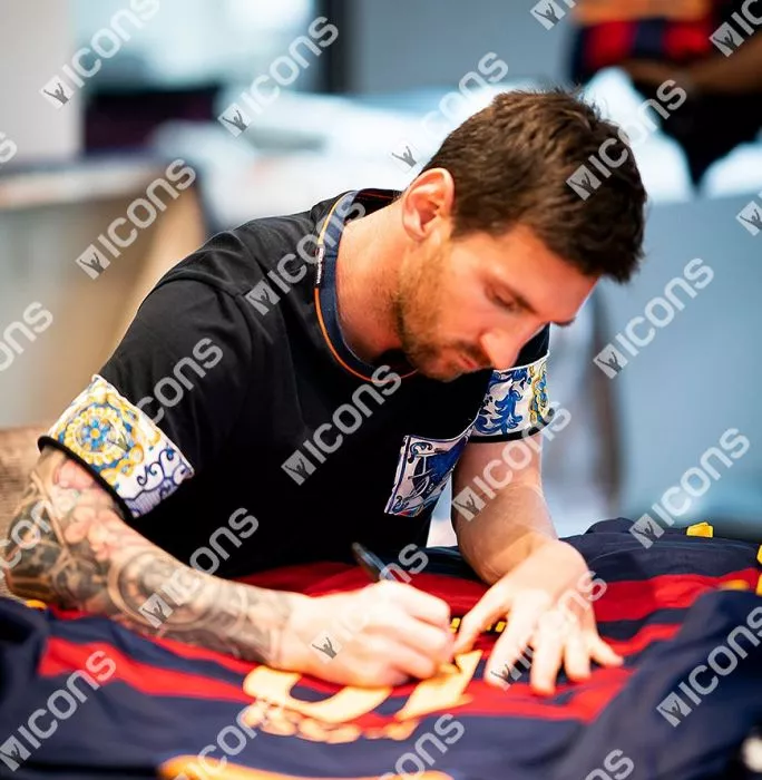 Lionel Messi Official Back Signed FC Barcelona 2015-16 Home Shirt In Classic Frame