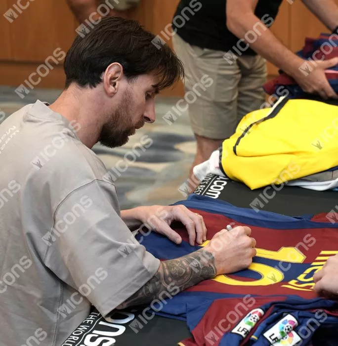 Lionel Messi Official FC Barcelona Back Signed And Framed 2007-08 Home Shirt