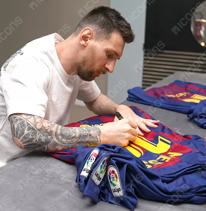 Lionel Messi Official FC Barcelona Back Signed And Framed 2019-20 Home Shirt