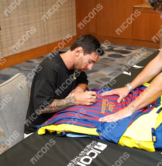 Lionel Messi Official FC Barcelona Front Signed And Framed 2011-12 Home Shirt