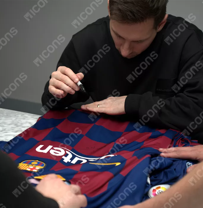 Lionel Messi Official FC Barcelona Front Signed And Framed 2019-20 Home Shirt: 7x Ballon D'Or Winner La Liga Edition