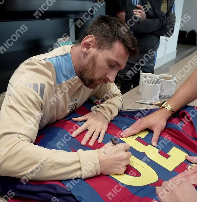 Lionel Messi Official FC Barcelona Official Back Signed And Framed 2005-06 Home Shirt