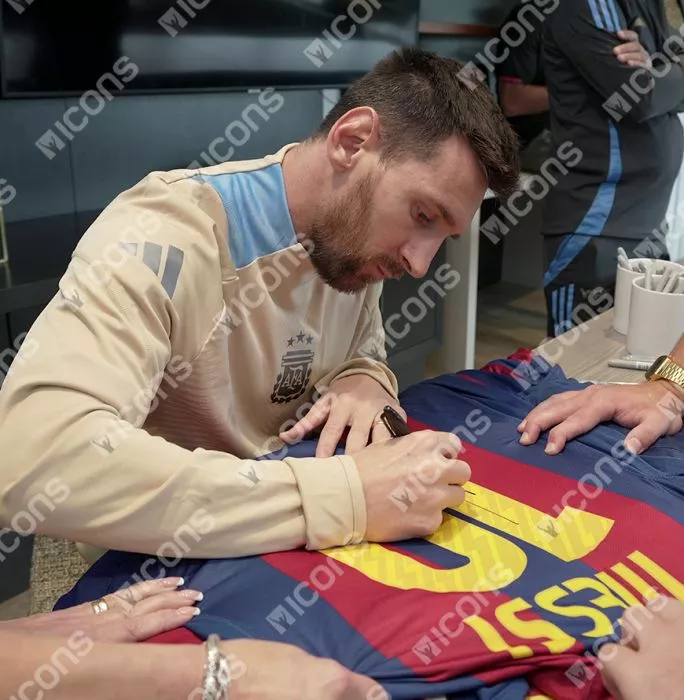 Lionel Messi Official FC Barcelona Official Back Signed And Framed 2010-11 Home Shirt