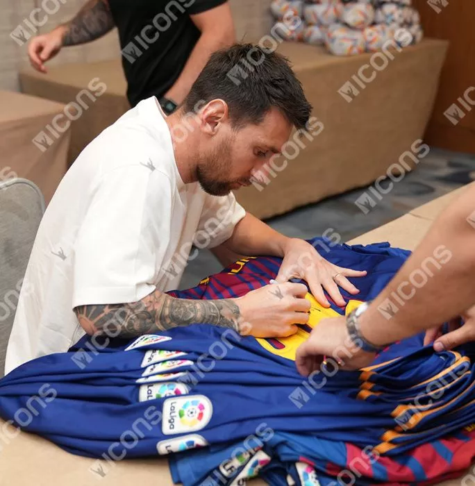 Lionel Messi Official FC Barcelona Official Back Signed And Framed 2017-18 Home Shirt
