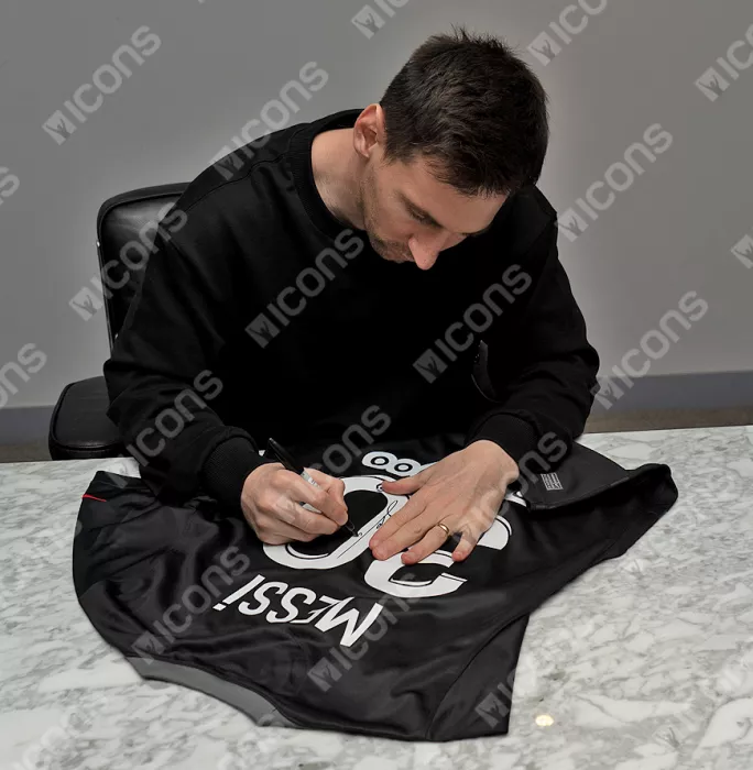 Lionel Messi Official Paris Saint-Germain Back Signed And Framed 2021-22 Third Shirt