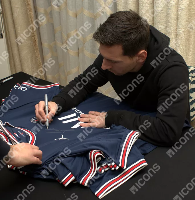 Lionel Messi Official Paris Saint-Germain Front Signed And Framed 2021-22 Home Shirt