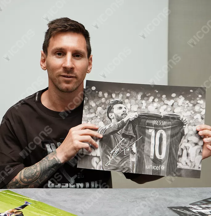 Lionel Messi Official Signed Tribute Artwork In Black Wooden Frame: Iconic Clasico Celebration