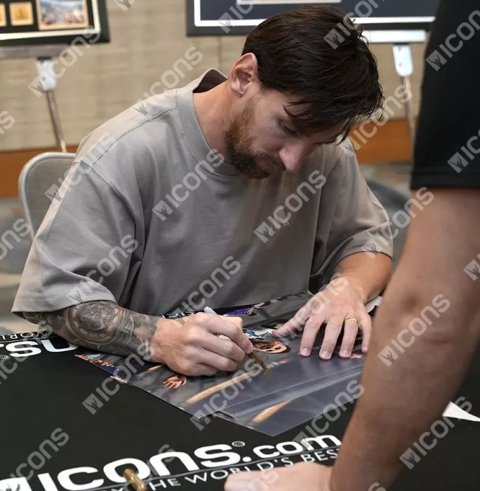 Lionel Messi Signed Argentina Photo In Black Wooden Frame: 2022 FIFA World Cup Winner