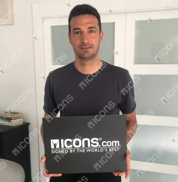 Lionel Scaloni Signed Argentina Photo: 2021 Copa America Winner