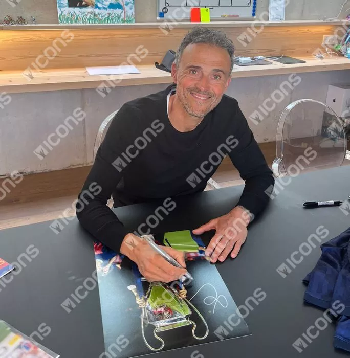 Luis Enrique Signed FC Barcelona Photo In Premium Photo Frame: 2015 UEFA Champions League Winner