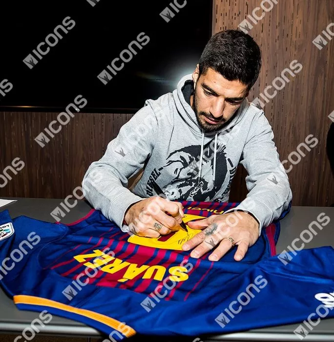 Luis Suarez Back Signed FC Barcelona 2017-18 Home Shirt In Classic Frame
