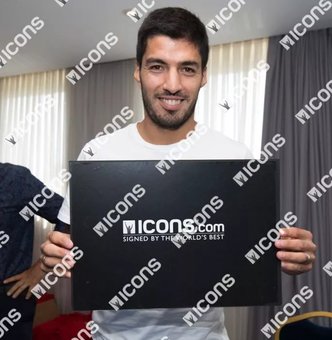 Luis Suarez Signed FC Barcelona 2015-16 Home Shirt With Fan Style Number In Classic Frame