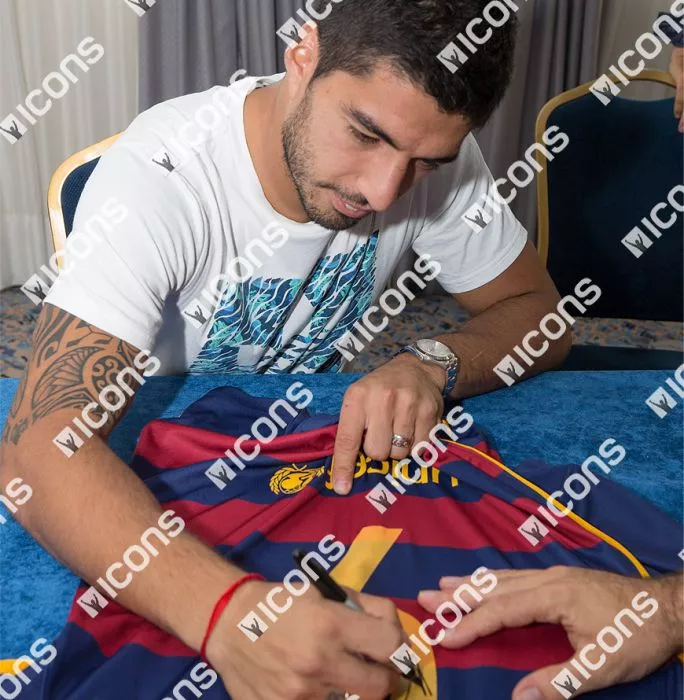 Luis Suarez Signed FC Barcelona 2015-16 Home Shirt With Fan Style Number In Hero Frame: Option 1