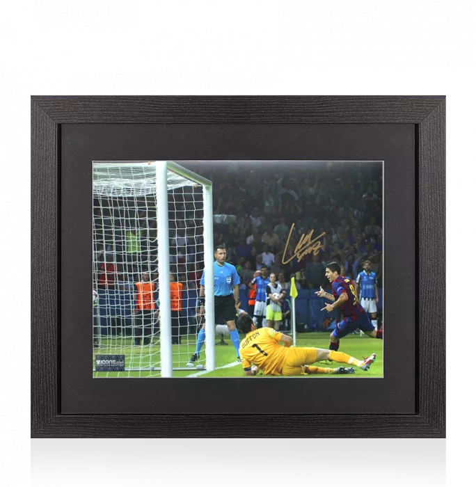 Luis Suarez Signed FC Barcelona Photo In Black Wooden Frame: 2015 UEFA Champions League Final Goal vs Juventus
