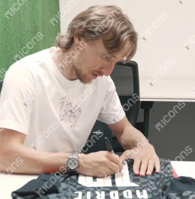 Luka Modric Back Signed Croatia 2020-21 Away Shirt In Classic Frame