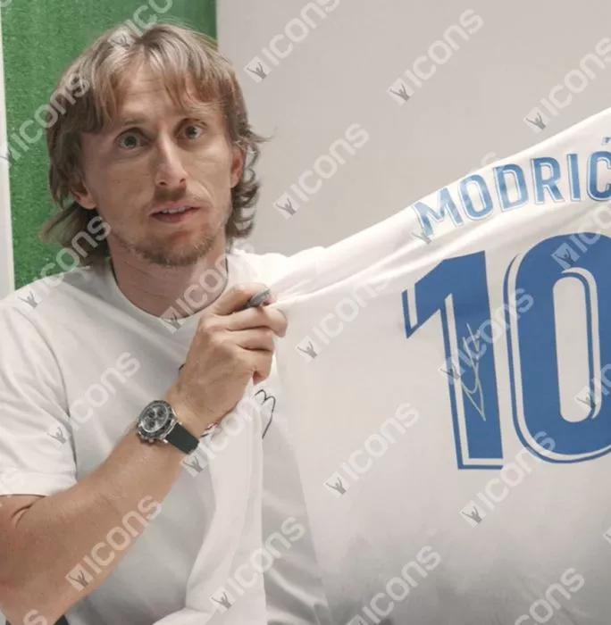 Luka Modric Back Signed Real Madrid 2021-22 Long Sleeve Home Shirt With Fan Style Numbers: La Liga Edition In Hero Frame: Option 1