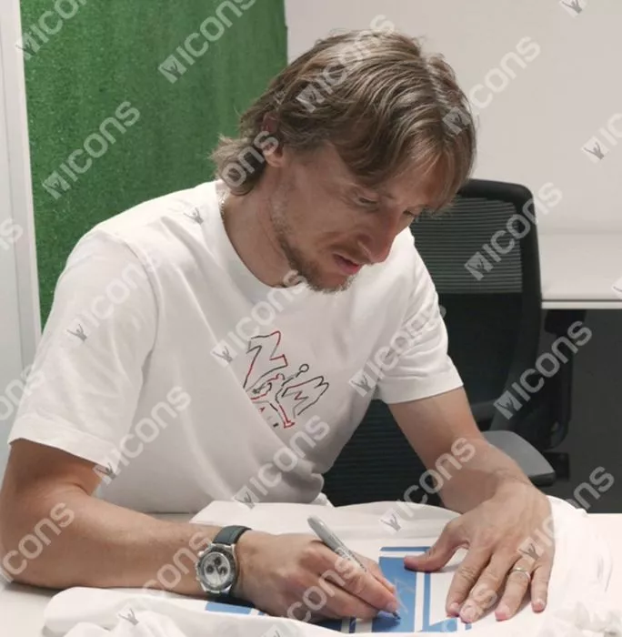 Luka Modric Back Signed Real Madrid 2021-22 Long Sleeve Home Shirt With Fan Style Numbers: La Liga Edition