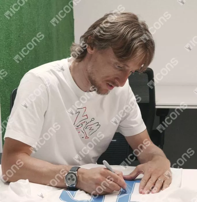 Luka Modric Back Signed Real Madrid 2021-22 Long Sleeve Home Shirt With Fan Style Numbers: UCL Edition